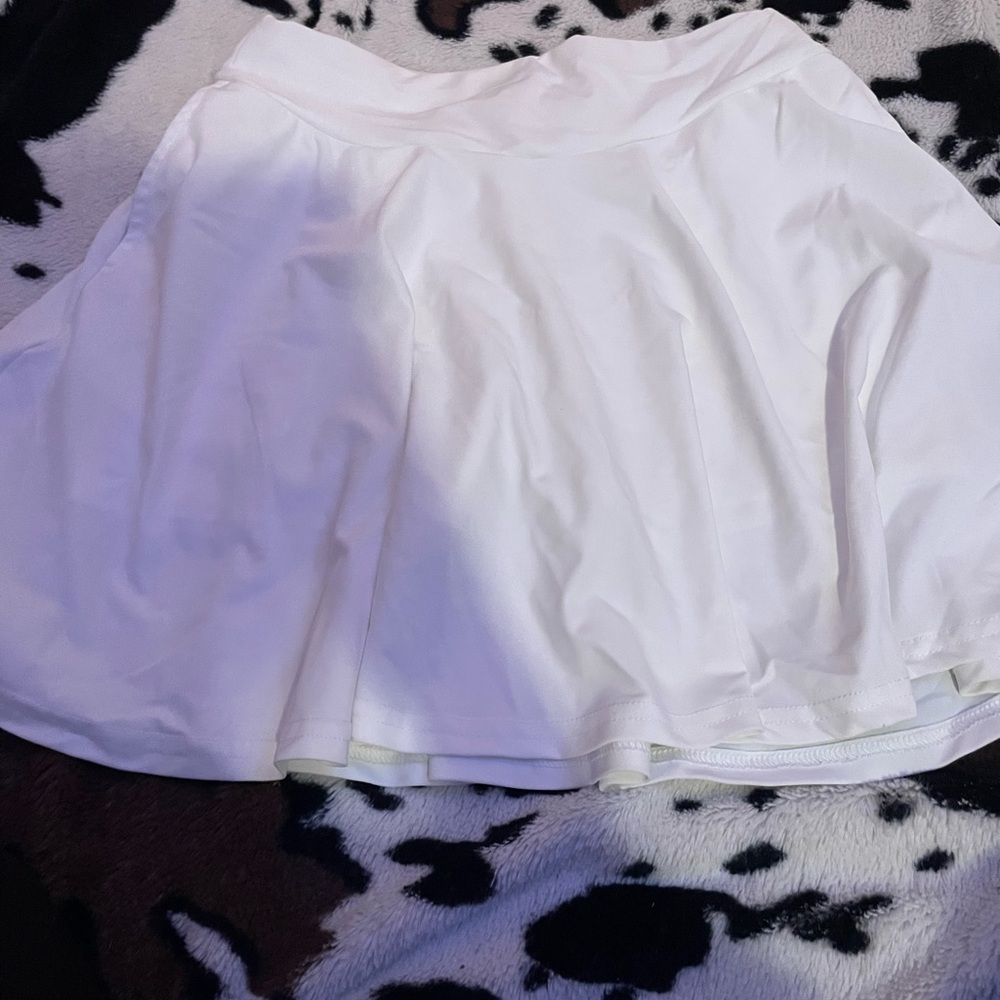 SHEIN White Skater Mini Skort for Casual Occasions
